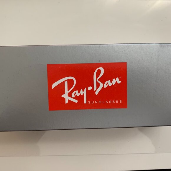 Ray-Ban Round Metal Sunglasses - Picture 3 of 3
